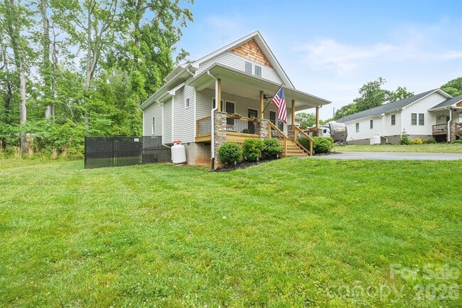 Photo - 2029 Bost St