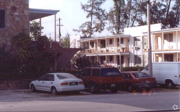 Greenview Courtyard - Greenview Courtyard Apartments