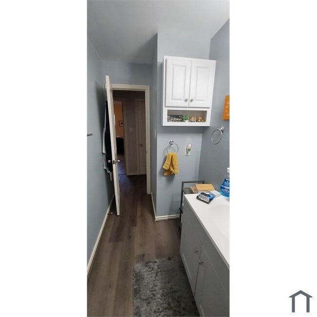 Photo - 3232 Berry St