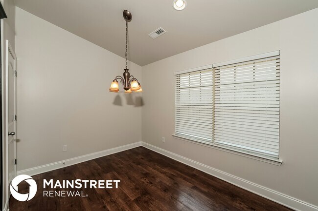 Photo - 980 Clover Ave