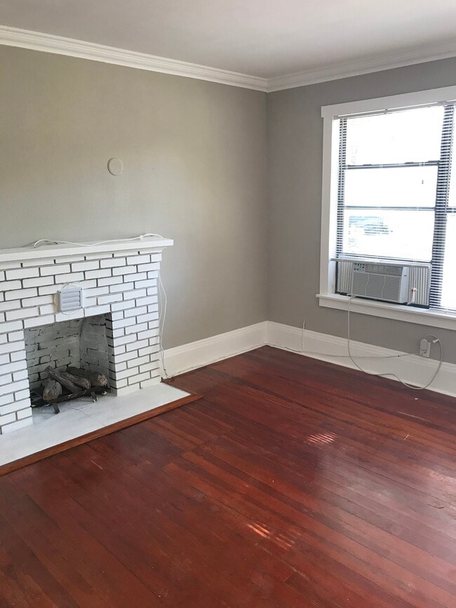 Building Photo - 1329 2nd Ave W Rental