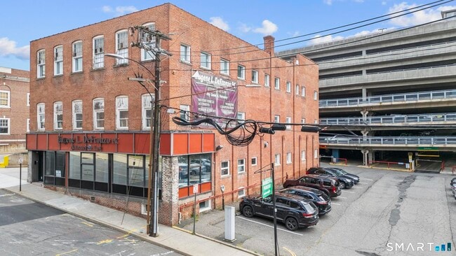 Building Photo - 61 Field St Unit 101