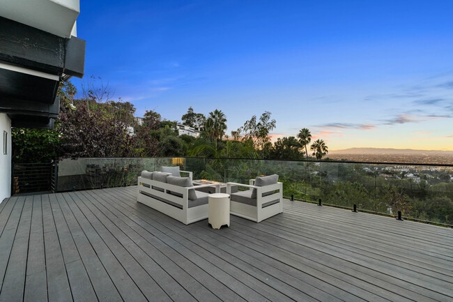 Vista desde el balcón principal - 3541 Multiview Dr