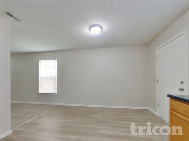 Photo - 1905 Blue Pine Ln