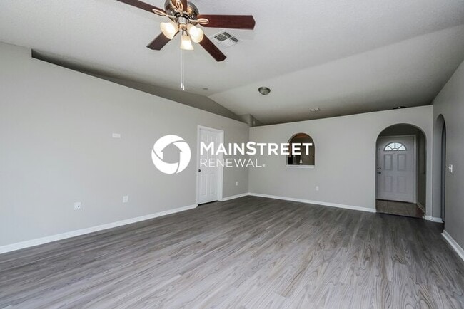 Photo - 3 Bedroom Pet-Friendly Home in Kissimmee, FL with Main Street Renewal