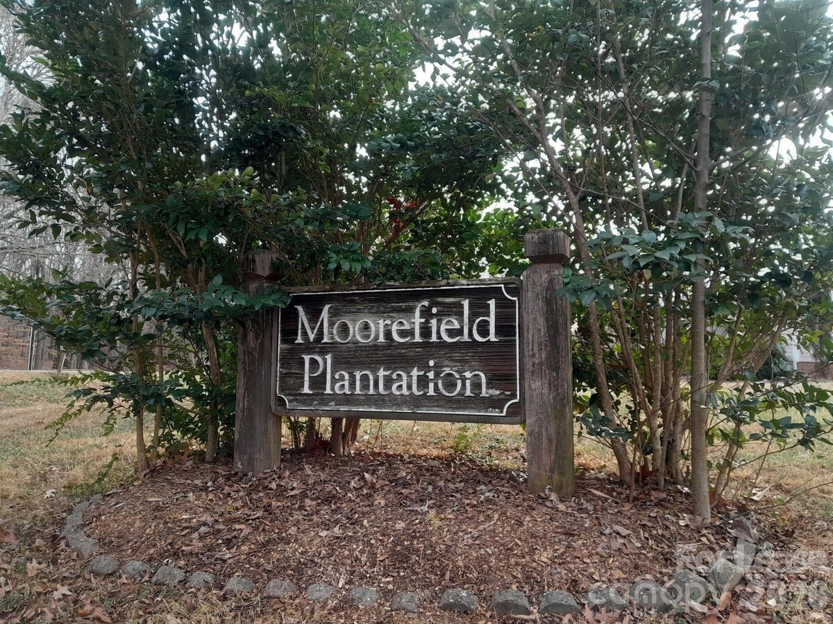 Photo - 237 Moorefield Dr