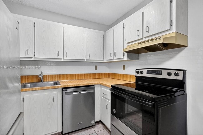 Photo - 2924 Collins Ave Unit 303