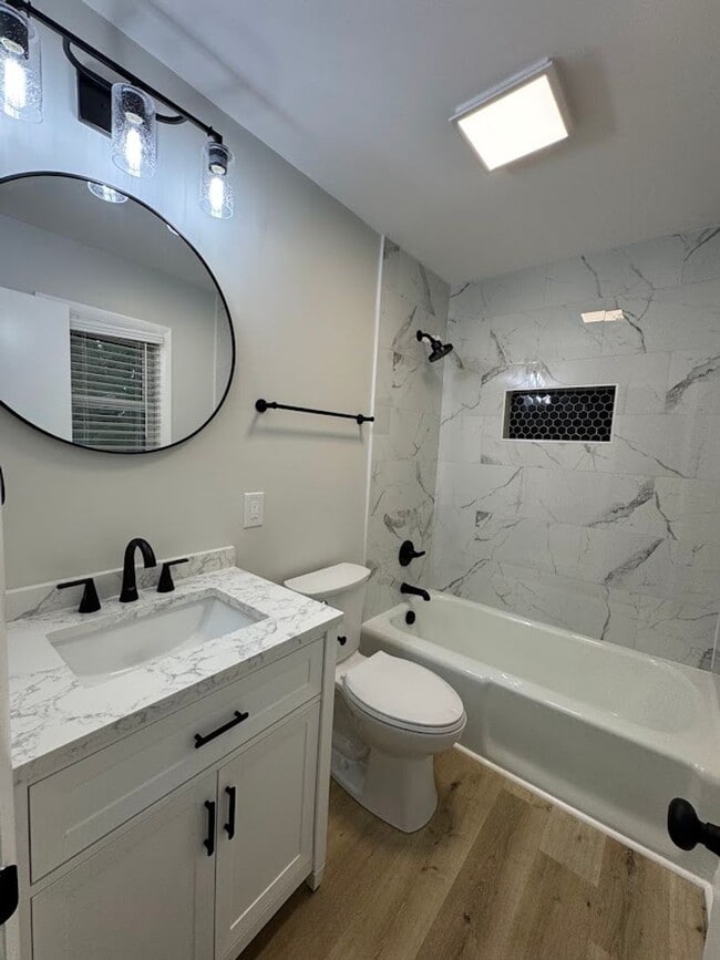 Photo - 2205 Hathaway Dr Unit 2205 Hathaway Dr