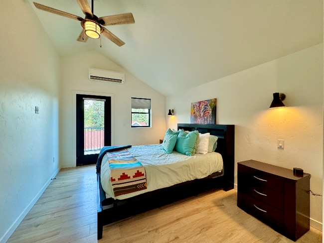 Photo - 1120 Holt Dr Unidad Suite A