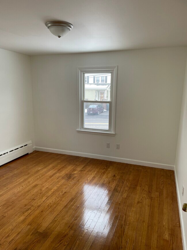 Bedroom - 5 Hamilton St