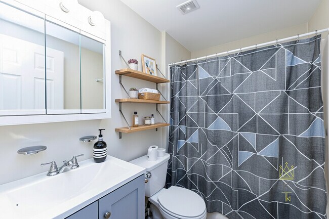 Photo - 1100 Beacon St Unit 1A