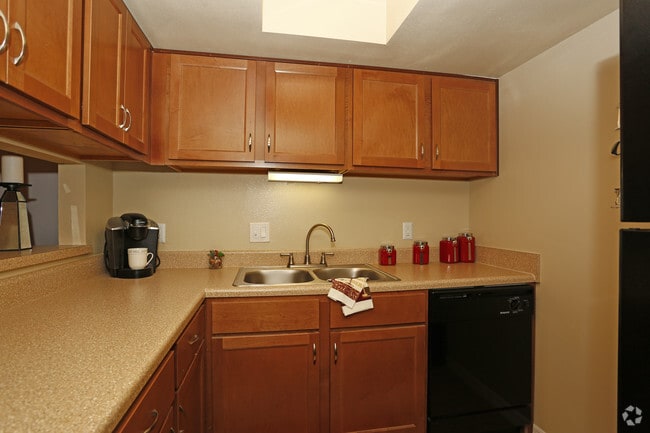 1BR, 1BA - 862 SF Greater Serenity - Kitchen