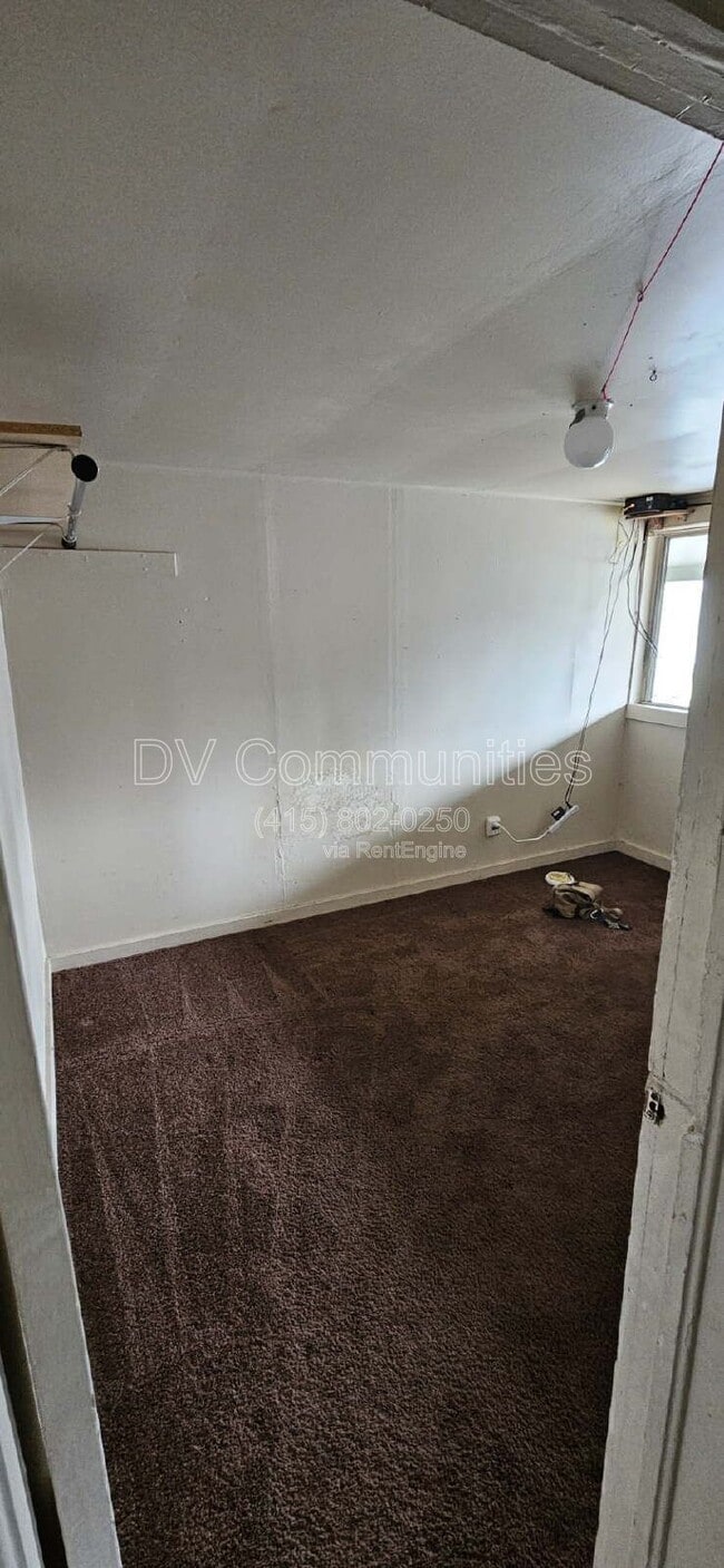 Photo - 47609 OR-58 Unit 2