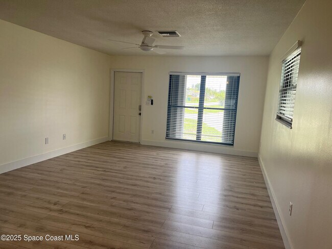 Photo - 790 Badger Dr NE