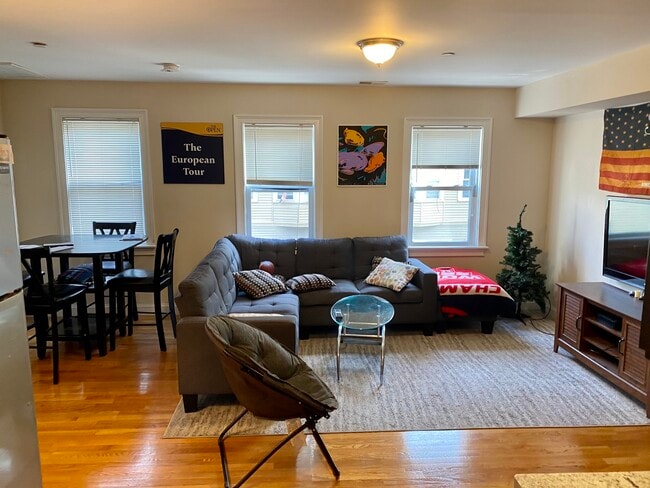 Photo - 169 Thorndike St Unit 2
