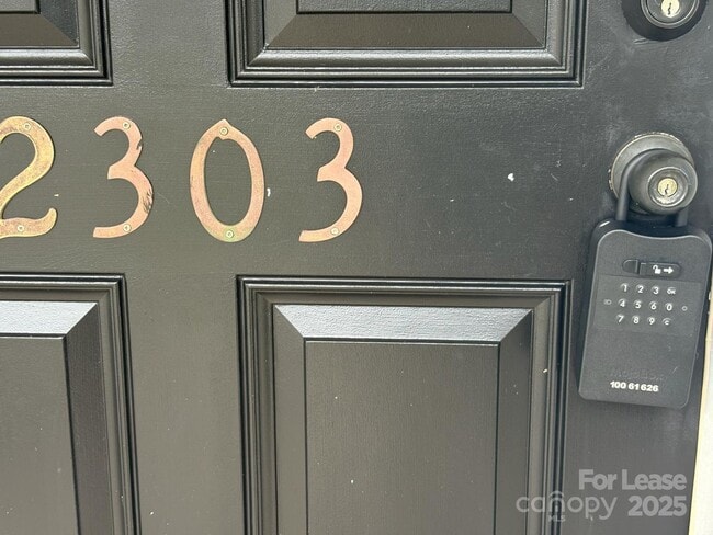 Photo - 2303 Highland Park Dr