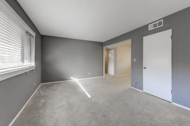 Photo - 20 26th St NW Unidad B3