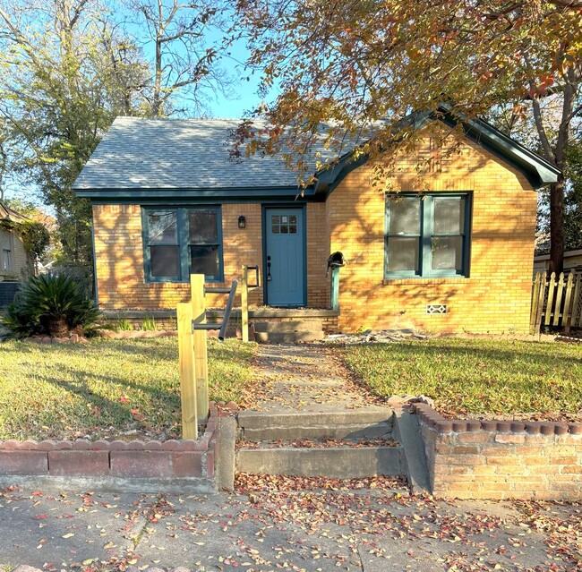 Adorable Cottage in the Azalea District! - Adorable Cottage in the Azalea District! House