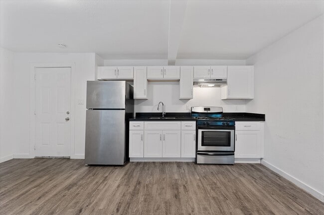 Building Photo - 607 Enid St Unit 1/2 1A