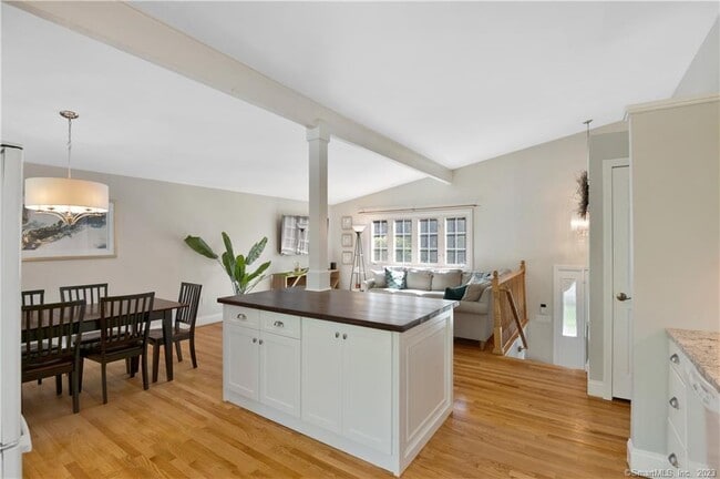 10 London Ct