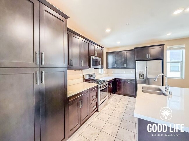 Building Photo - 16755 Coyote Bush Dr Unit 89