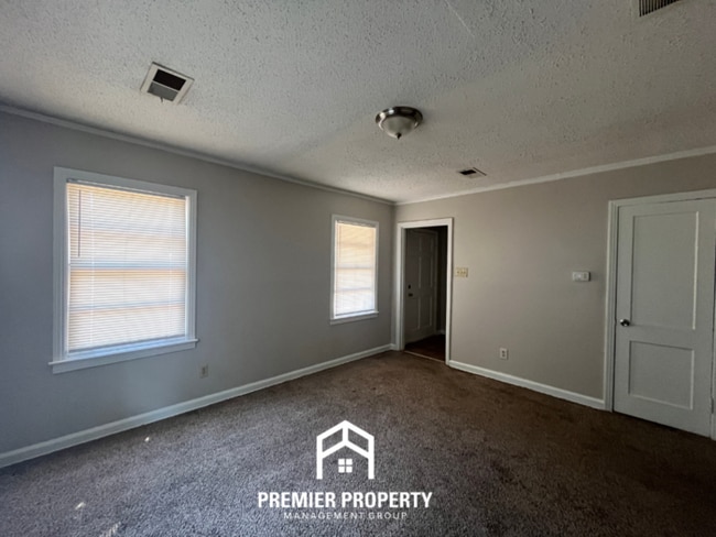 Photo - 1058 S Highland St