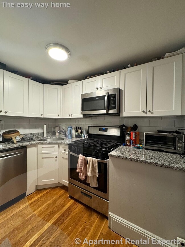 Building Photo - 22 Yarmouth St Unit #2 Rental