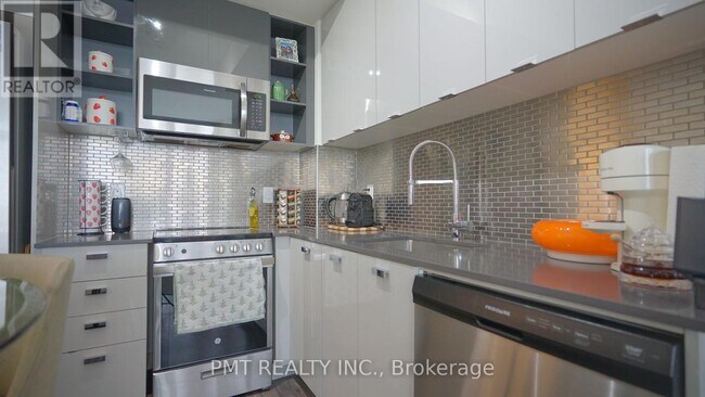 Photo - 10 De Boers Dr Unité 1205