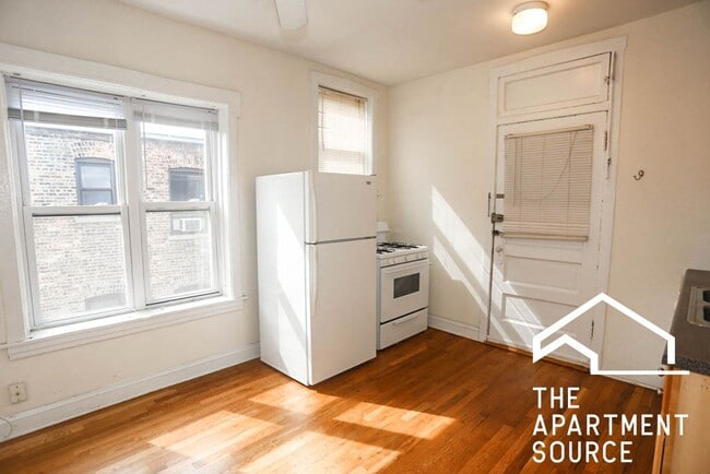 Photo - 3521 N Broadway Unidad 3E