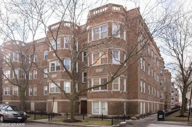 Building Photo - 2 bedroom in CHICAGO IL 60660 Unit 1 Rental