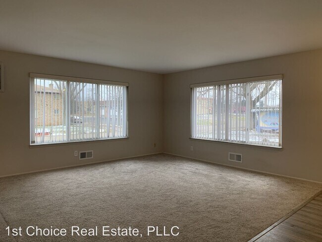 Photo - 825 W Thomas L Pkwy