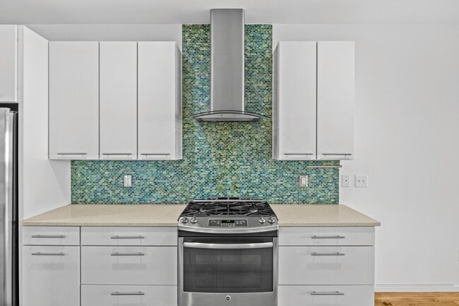 Photo - 909A Westbrook Dr