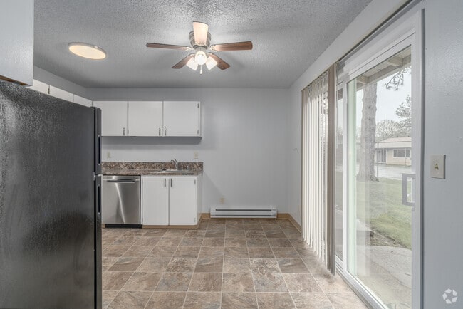 1 habitación, 1 baño - 750 pies cuadrados - Comedor - The Reef Apartments