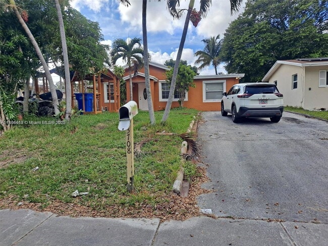 Building Photo - 3708 SW 58th Ave Rental