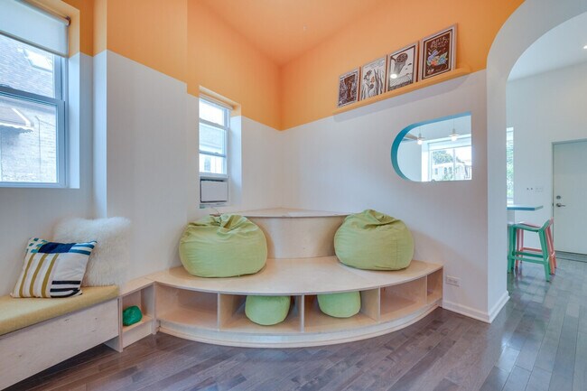 Photo - 3247 S Oakley Ave Unidad ID1306251P