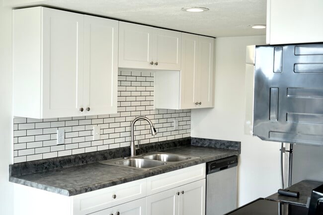 Photo - 1526 Layton 4-plex Unit 2 Top Right