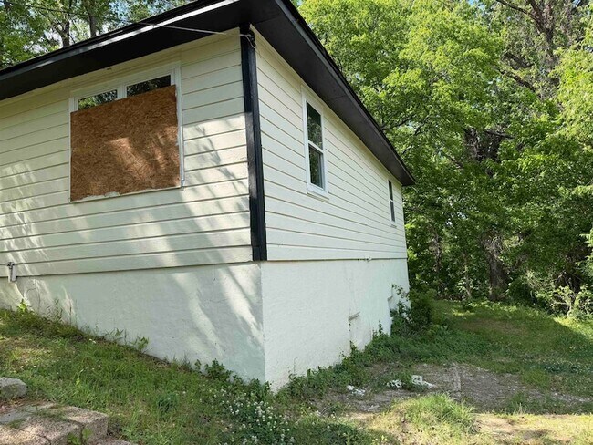 Photo - 8 E Brooks Rd