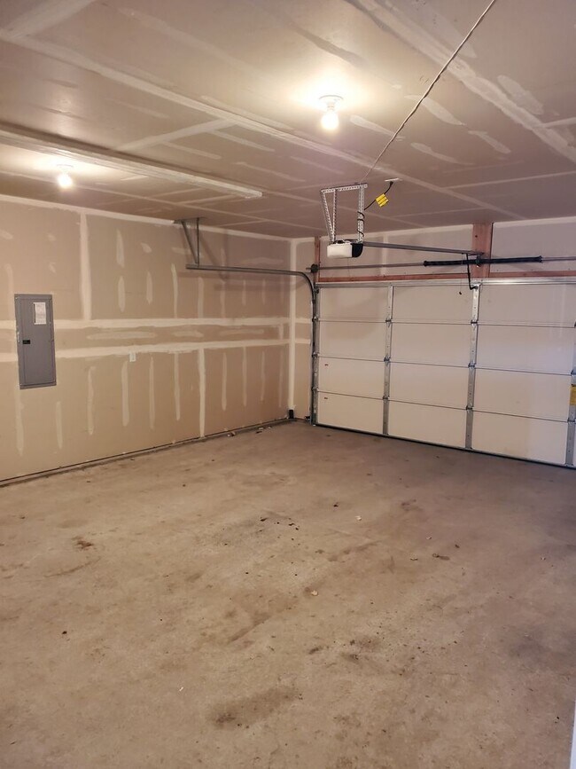 Photo - 933-933 Stanley St Unit 933