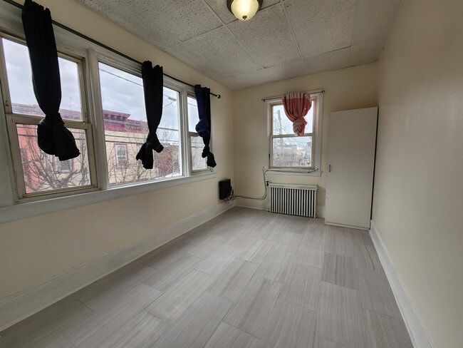 Building Photo - 6109 Jackson St Unit 2F