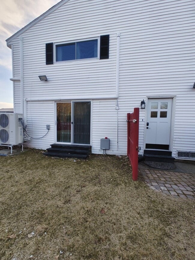 Building Photo - 182 Plaistow Rd Unit 1