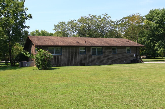 706 Cathy Ct