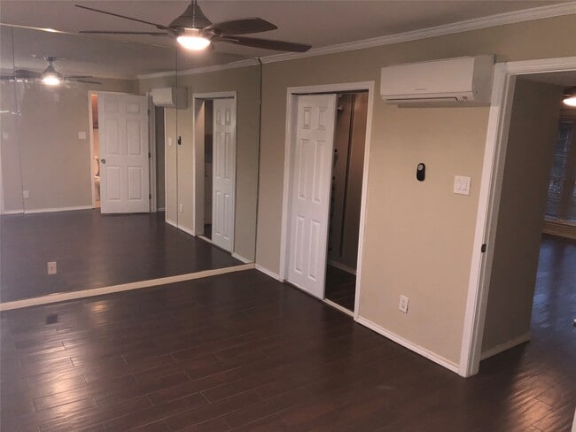 Building Photo - 2507 Montrose Blvd Unit 5