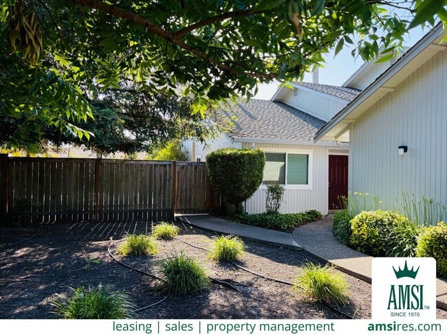 Building Photo - House like 2bed/1.5 Bath Condo with Spacious Corner Yard and 2 Car Garage