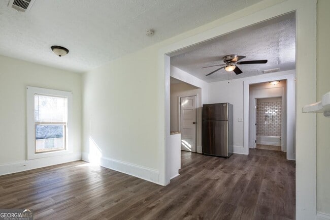 Photo - 404 Paines Ave NW