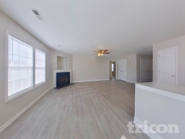 Photo - 5806 Shining Oak Ln