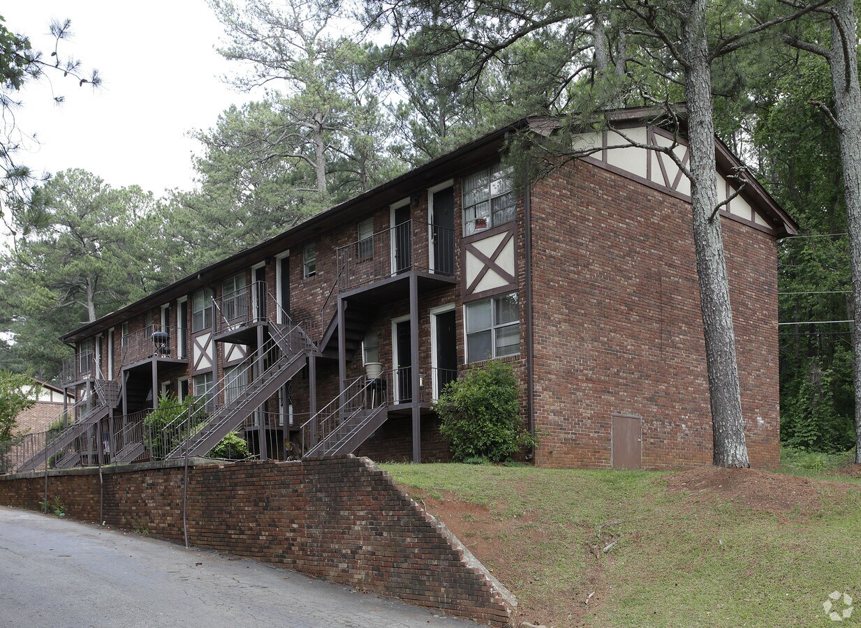 Essex House Apartments - Essex House Apartments