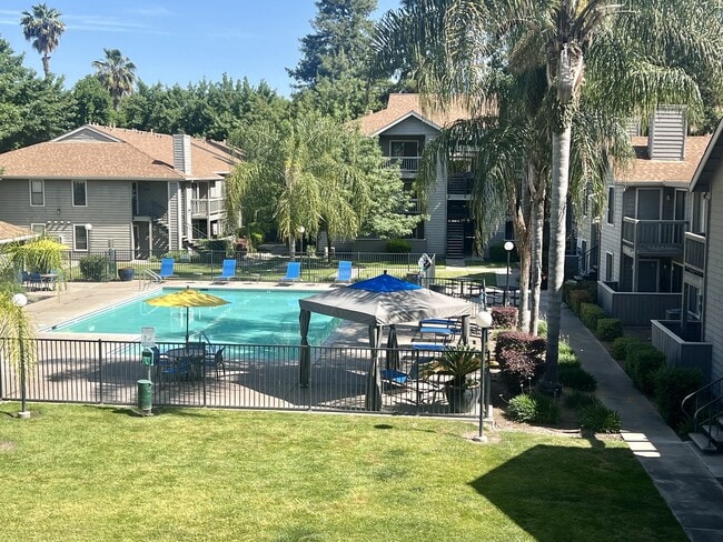 THE MARINA APARTMENTS - THE MARINA APARTMENTS