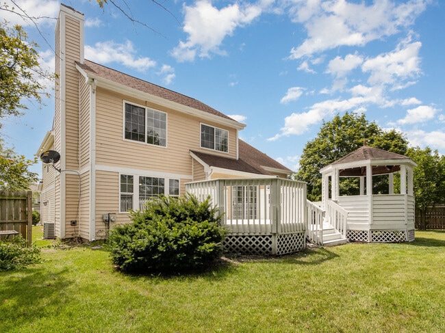 11 Lindsey Ct E