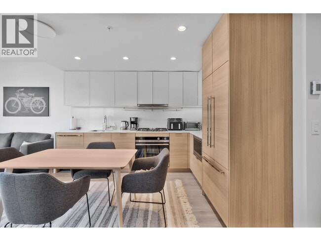 1045 Austin Ave Unit 1806