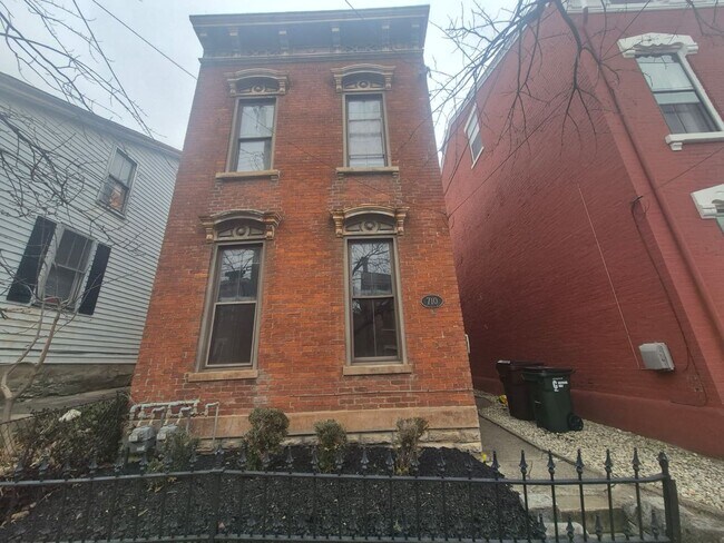 Building Photo - 710 Philadelphia St Unit 710 Philadelphia St. Floor # 1